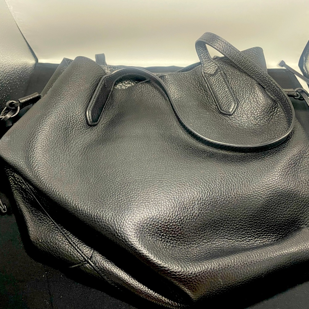 Women’s handbag.